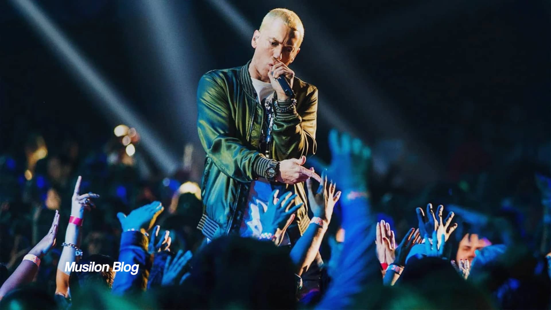 آهنگ جدید Eminem (امینم) با نام Houdini در تاریخ 11 خرداد 1403 منتشر می شود.