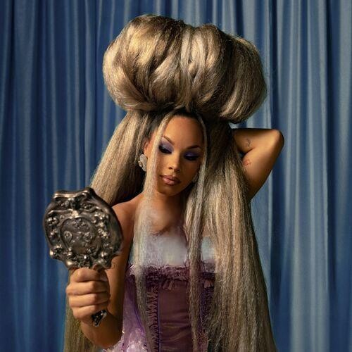 Going Blonde از Tanner Adell