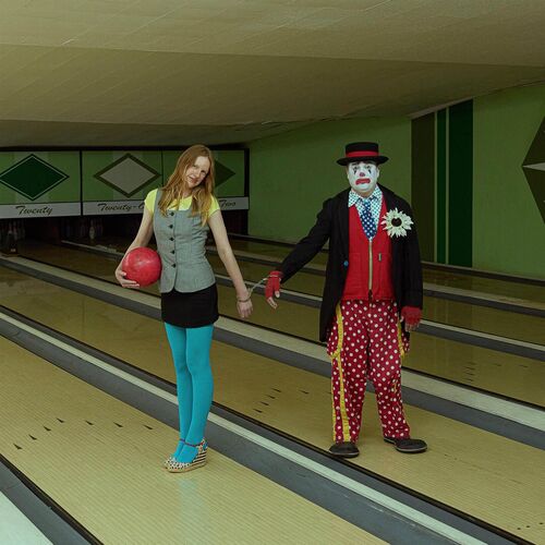 Bowling alley از Audrey Hobert