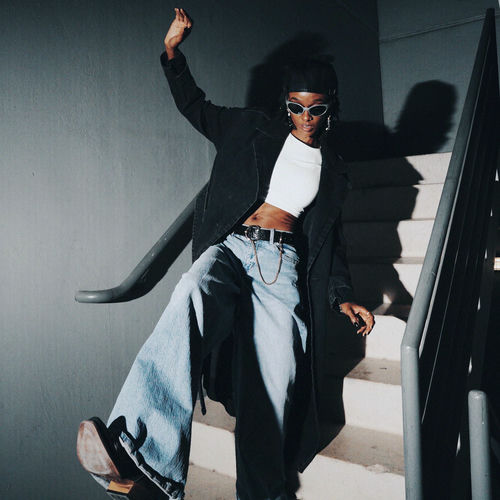 Move feat. H.E.R. از Tiara Thomas