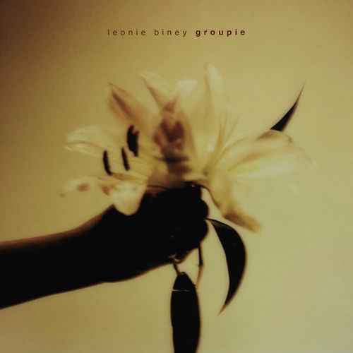 Groupie از Leonie Biney