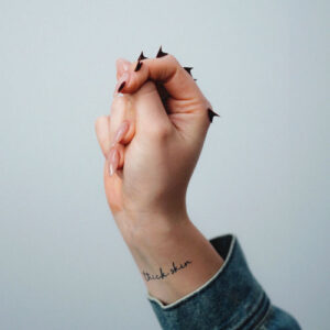 Thick Skin از Lauren Spencer Smith