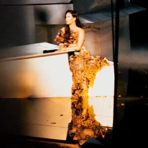 You Don't Look At Me The Same (Live) از Mimi Webb