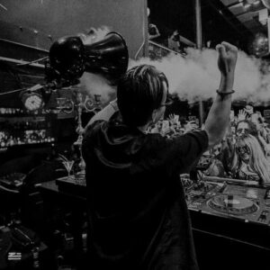 Smoke Up In The Air از Zhu